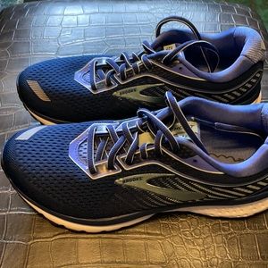 Brooks ghost 12 8.5 WIDE